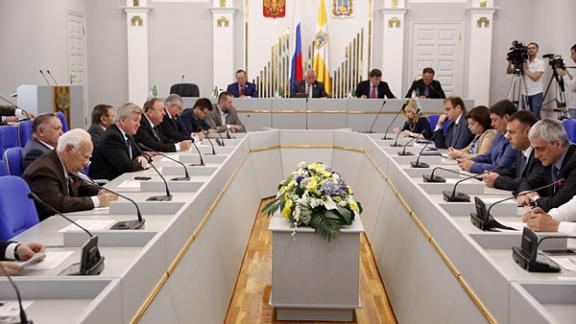 Прекращение железнодорожного сообщения Ставрополя с Москвой взволновало краевых депутатов