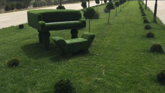 На Каскадной лестнице в Железноводске притаился «рояль в кустах»