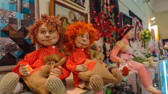 Более 3 тысяч изделий представили рукодельницы на выставке в ДНТ Ставрополя