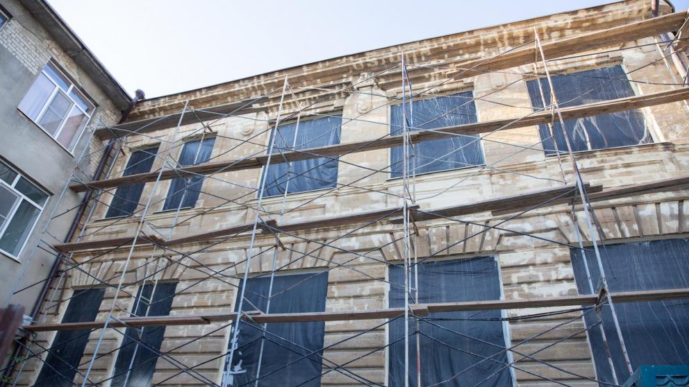 Старейшее здание школы реконструируют в Ставрополе