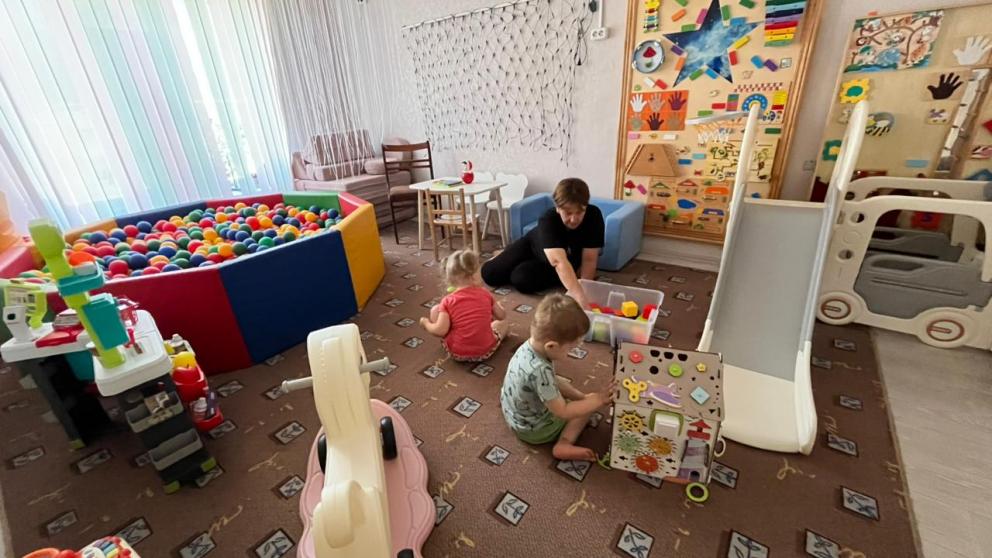 Более 40 семей Арзгирского округа воспользовались новой социальной услугой по присмотру за детьми