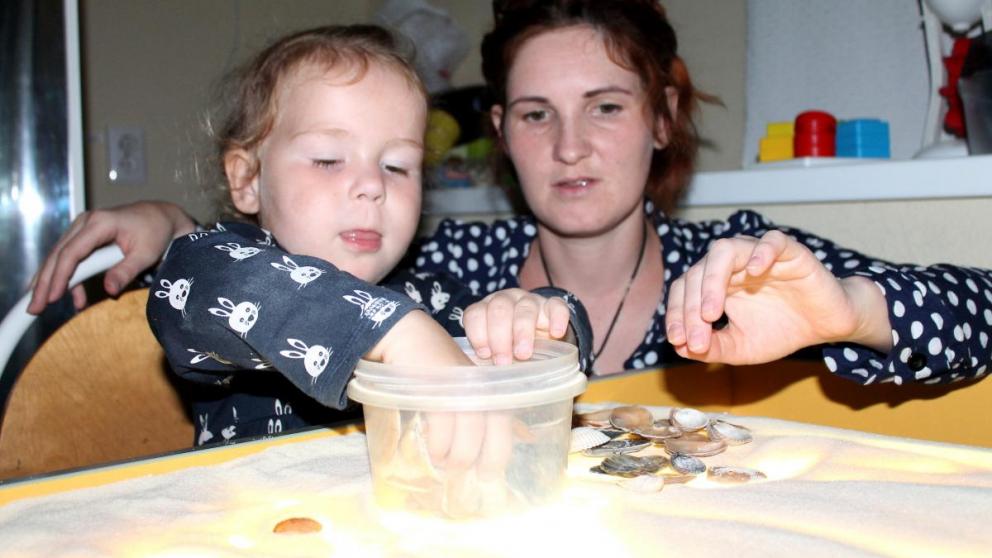 В Невинномысске песочная арт-терапия возвращает детям здоровье