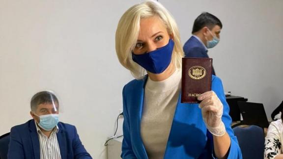 Ольга Казакова проголосовала на избирательном участке в Железноводске