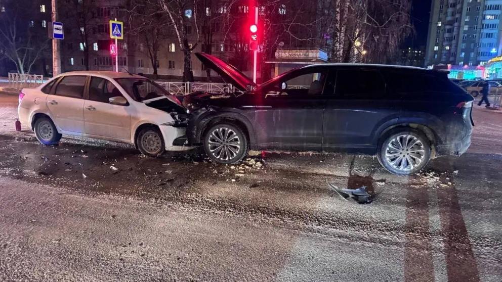 В Ставрополе при столкновении двух автомобилей пострадал мужчина