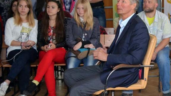 Космонавт Геннадий Падалка ответил на вопросы пятигорских школьников