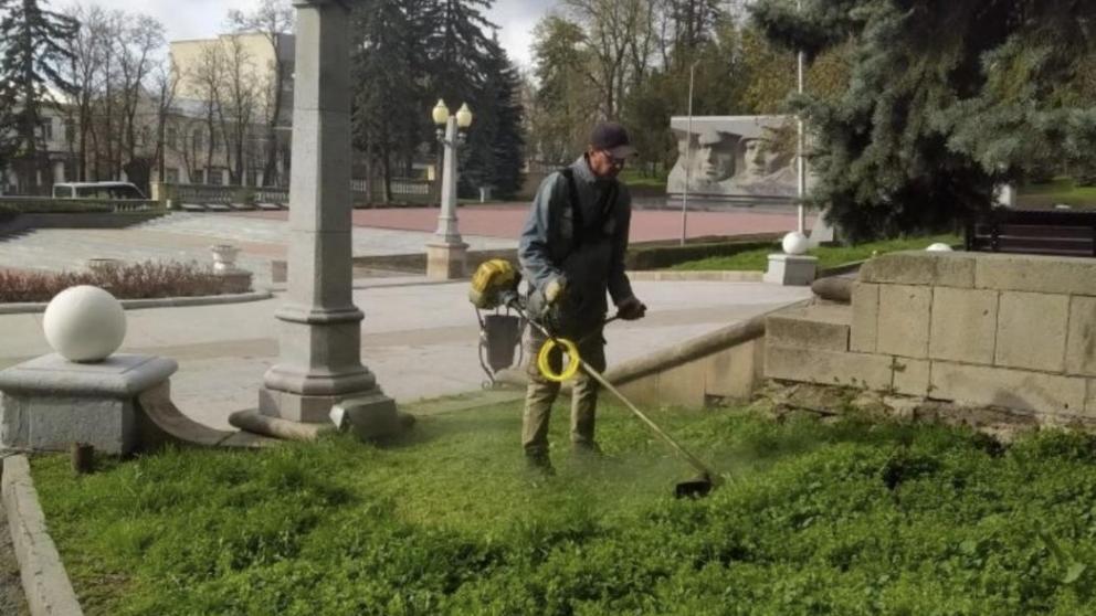 В Ставрополе скосили более 690 тысяч квадратных метров травы