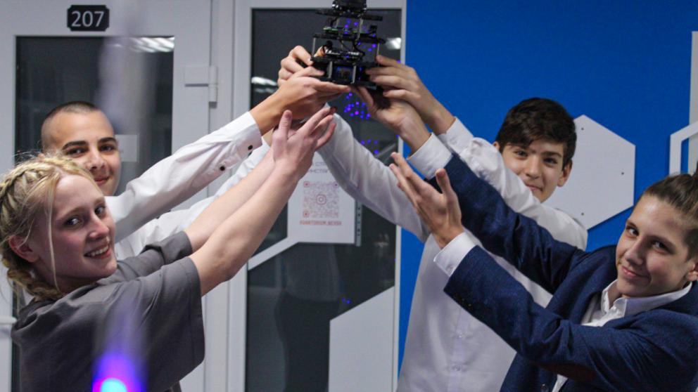 Систему управления, разработанную юными невинномысцами, отметили «серебром» всероссийского конкурса