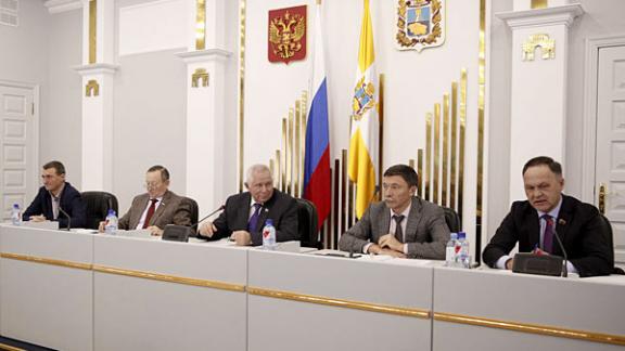 Депутаты думы Ставропольского края подвели итоги 2015 года