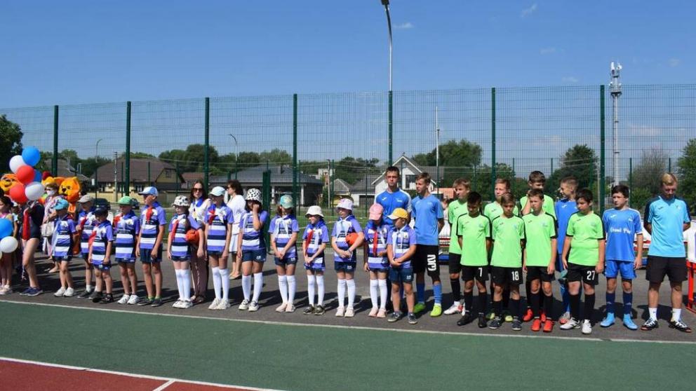 В Невинномысске торжественно открыли спортплощадку