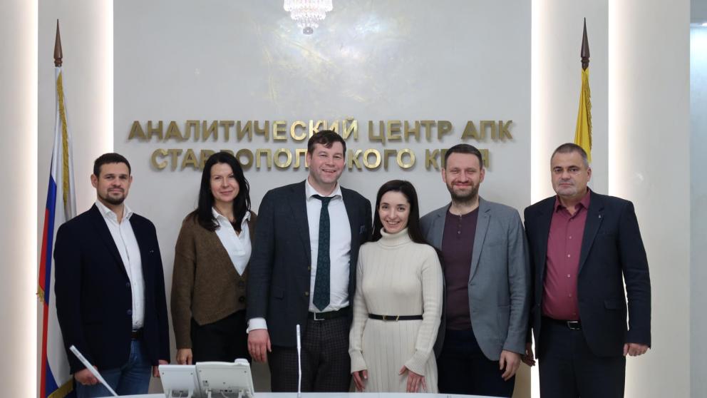 За пять лет аграрии Ставрополья приобрели около 2,5 тысяч тракторов