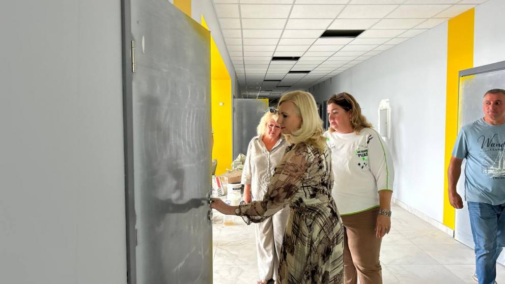 Глава минобра Ставрополья проверила ход капремонта школы в селе Татарка