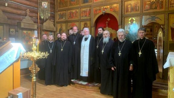 Священнослужители Невинномысского благочиния приняли участие в общем собрании и исповеди духовенства