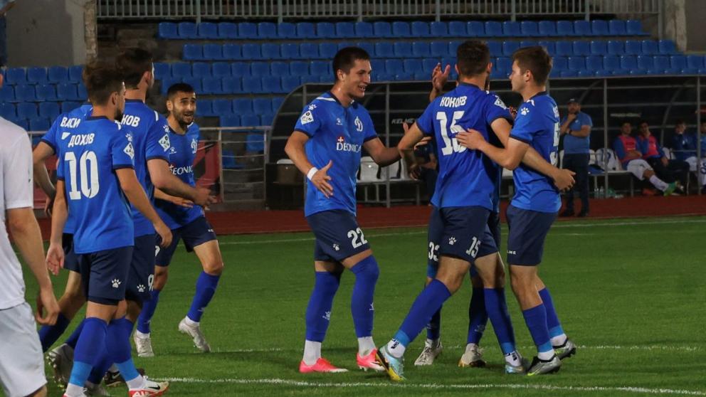 Футболисты «Динамо» в Ставрополе одолели «тезок» из Махачкалы