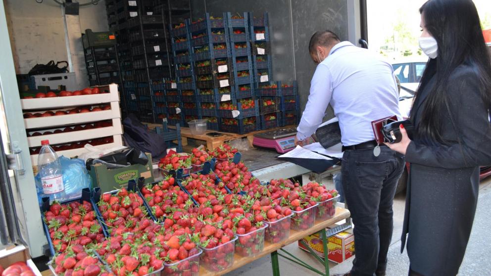 На Ставрополье организовано более 900 рейдов по борьбе со стихийной торговлей