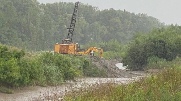 Из-за размыва дамбы в Невинномысске временно отключили воду