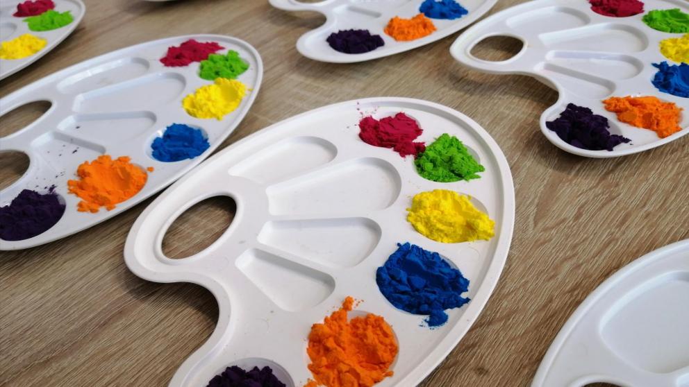 Юные художники Ставрополя представили свой космос на выставке