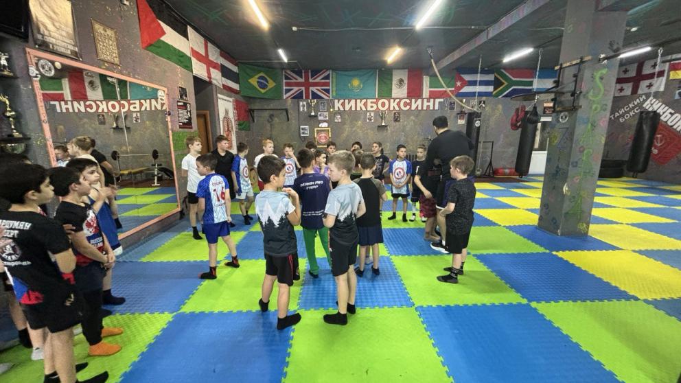 Хоккеисты ставропольской школы зимних видов спорта получили бойцовские навыки