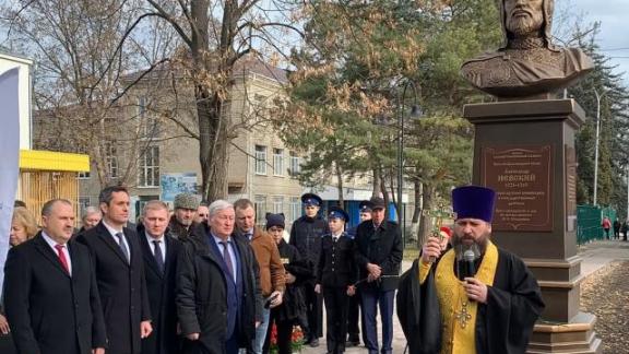 Образ великого князя Александра Невского увековечен в бронзе в Ессентуках