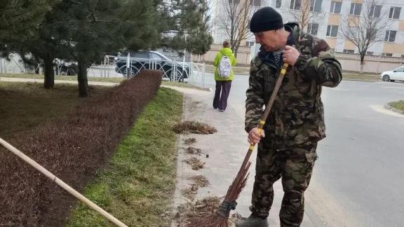 Коммунальные службы Ставрополя приводят город в порядок после зимы
