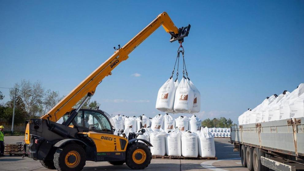 Краевые аграрии наращивают запасы минеральных удобрений к весенней посевной