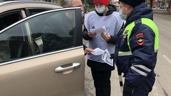 В Кочубеевском районе Ставрополья юным пешеходам раздали светоотражающие устройства