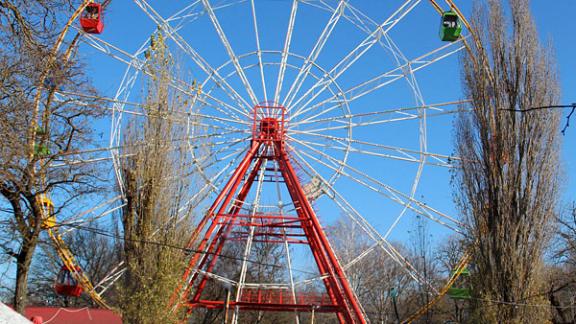 Новое колесо обозрения в Центральном парке Ставрополя – самое большое в СКФО