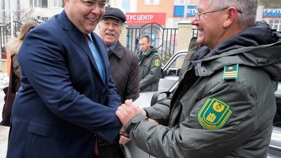 Лучшие охотничьи инспекторы получили ключи от новых автомобилей «Нива»