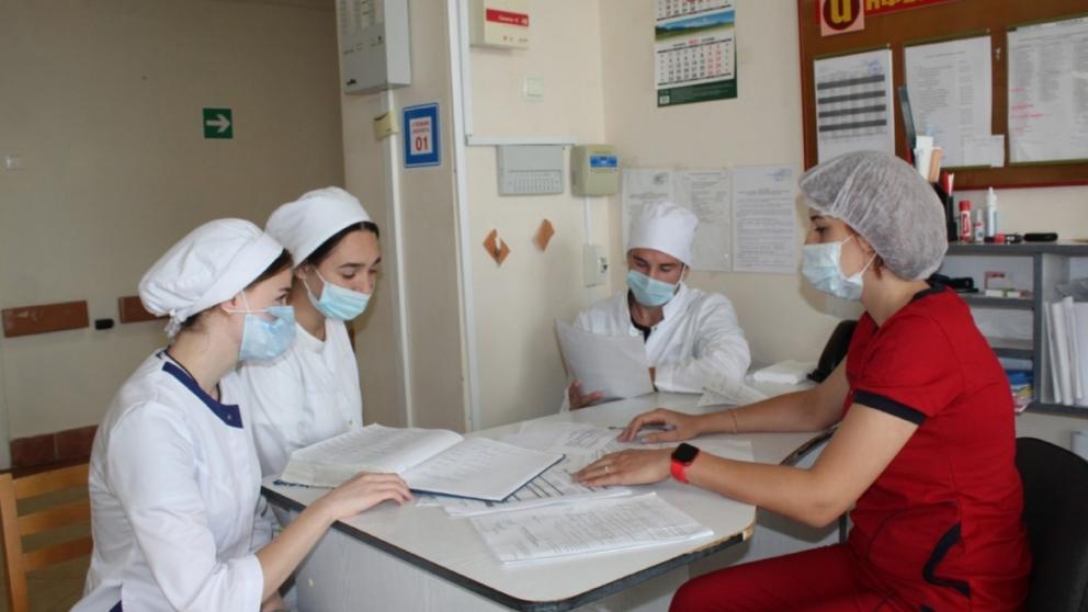 Студенты-медики проходят обучение в больнице Железноводска