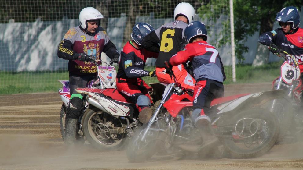 Ипатовские мотоболисты оформили на Кубани победный дубль