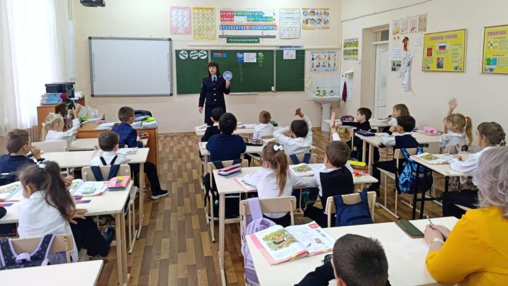 В школах Кочубеевского округа Ставрополья первоклассники вступили в ряды пешеходов