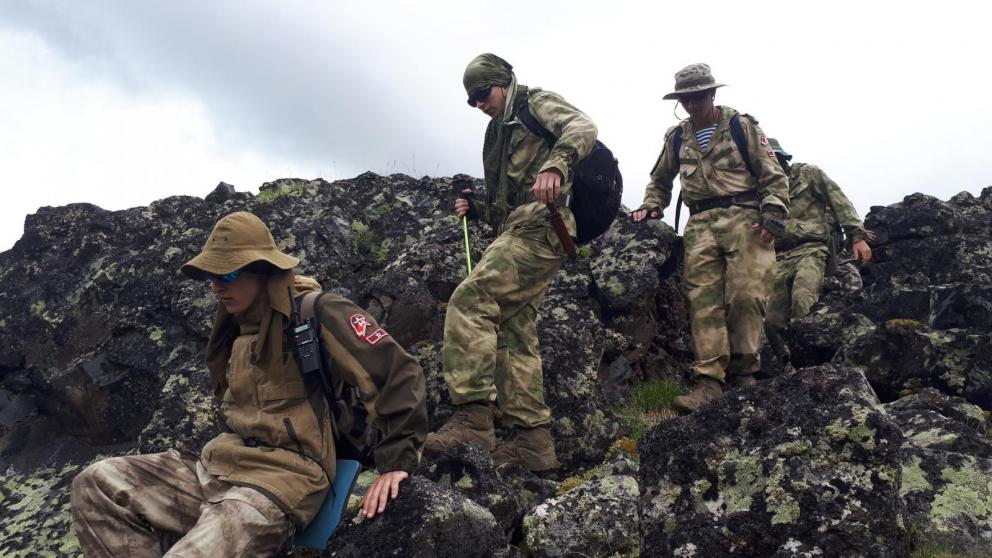 Юнармейцы Ставрополья установят 4 знамени на вершине Эльбруса