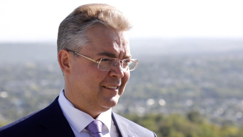 Владимир Владимиров оценил благоустройство Эммануэлевского парка в Пятигорске