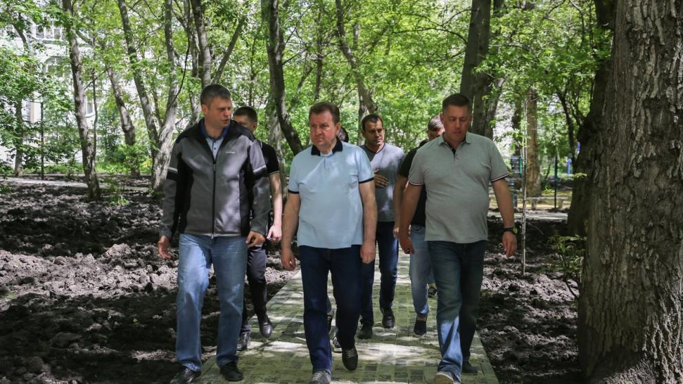 В Ставрополе благоустраивают сквер «Ореховая роща»  