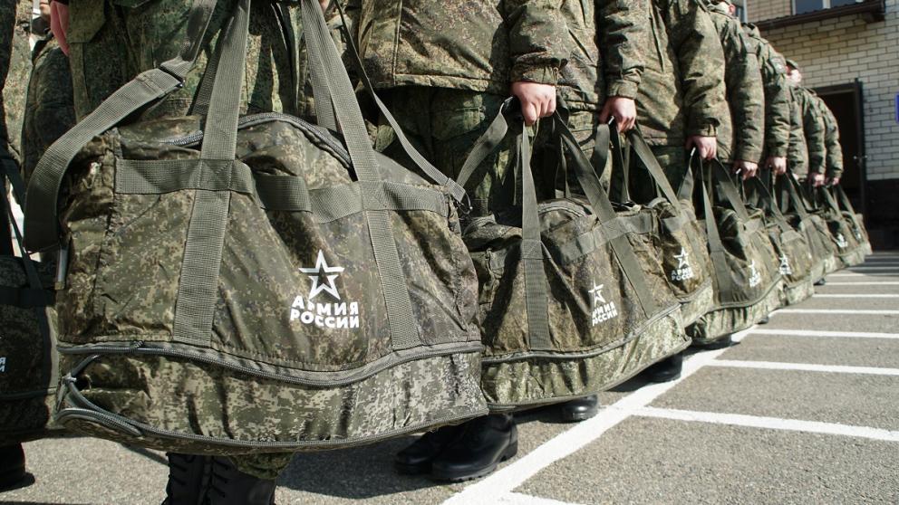 Новобранцев Ставрополья полностью экипируют перед отправкой в войска