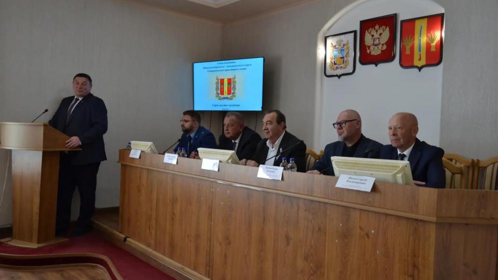 Андрей Акиньшин избран главой Новоалександровского округа