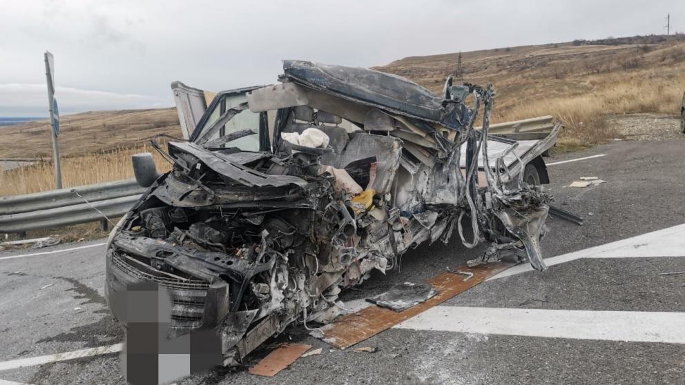 Тяжёлые травмы получил водитель в ДТП с грузовиком на Ставрополье