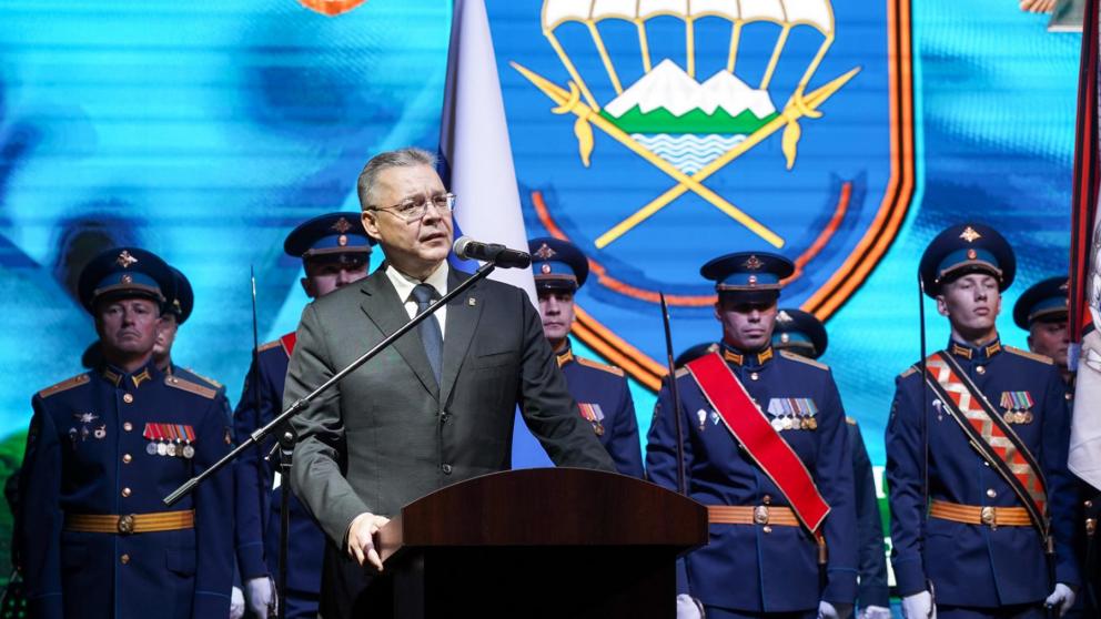 Губернатор Владимиров поздравил полк ВДВ с вручением ордена Кутузова