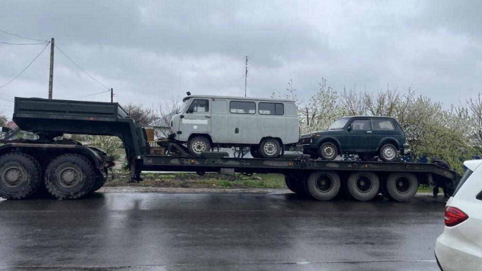 Кочубеевская райбольница передала автомобили в зону СВО