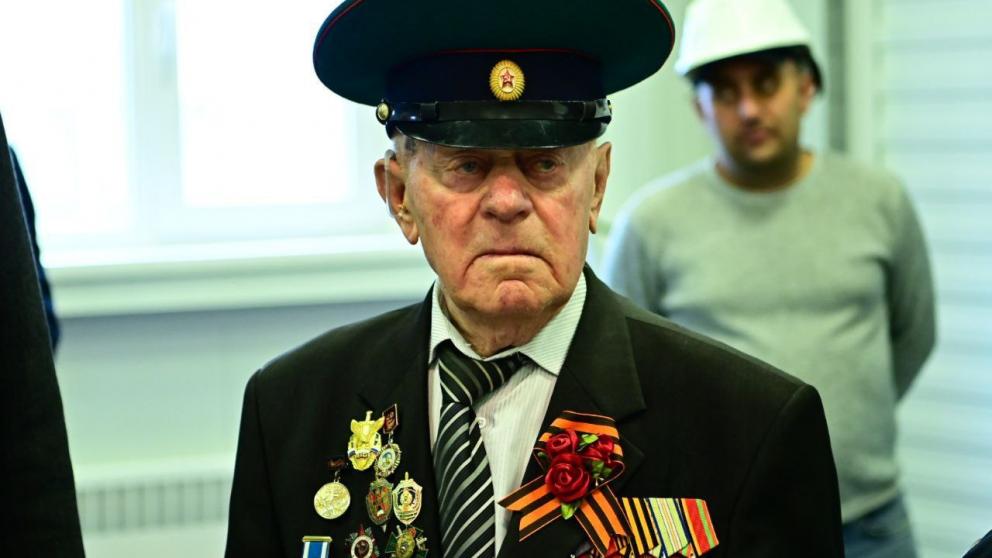 Юнармейцы Будённовского округа встретились с ветераном ВОВ, в честь которого названа энергоподстанция