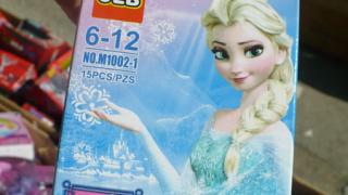 Минераловодские таможенники выявили партии контрафактных игрушек и сладостей