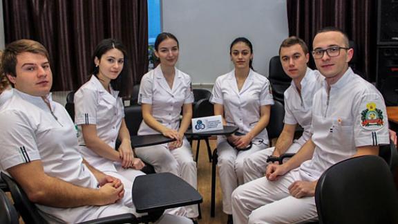 Жизнь зрительницы петербургского театра спасли ставропольские студенты