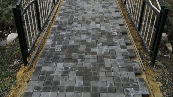 В Ипатовском округе Ставрополья группа энтузиастов строит сквер