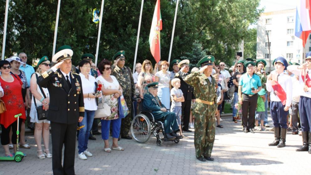 В Невинномысске Владимир Владимиров поздравил пограничников с праздником