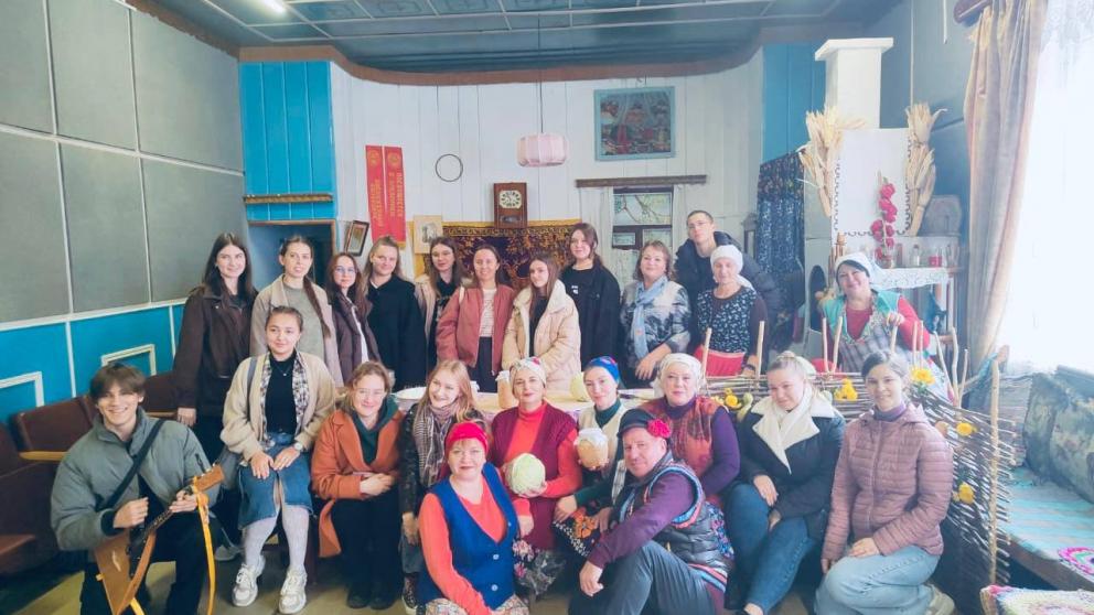 Студенты и преподаватели познакомились с культурным наследием Кировского округа