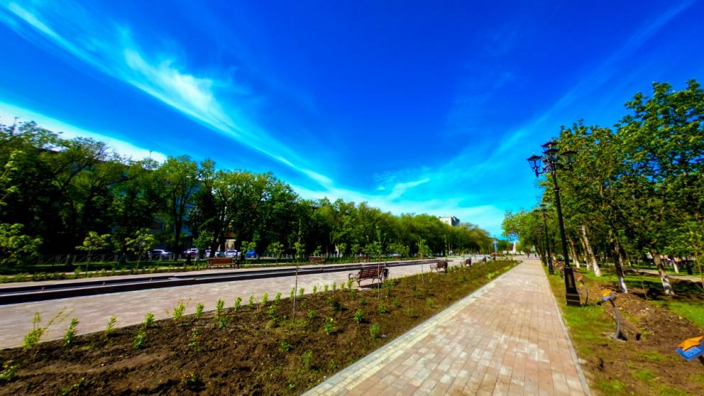 На бульваре Мира в Невинномысске продолжаются работы по благоустройству