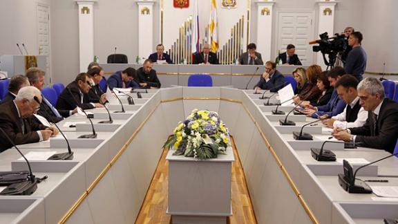 Депутаты неоднозначно оценивают меры по ограничению работы ставропольских ресторанов и кафе