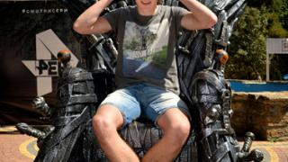 Трон из сериала «Игра престолов» опробовали в Ставрополе несколько тысяч человек