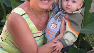 Очаровательная Мила всю жизнь занимается «мужской» работой