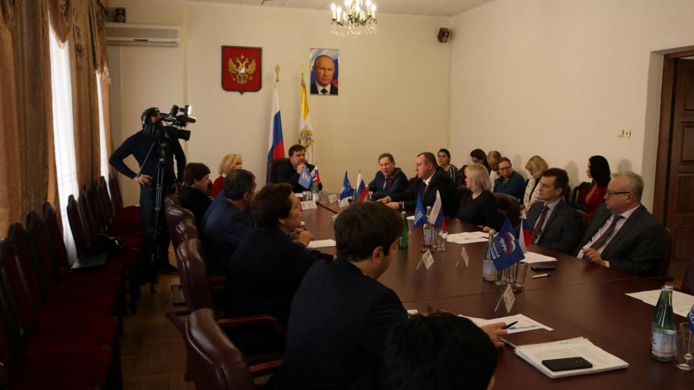 Как сделать медицинскую помощь на Ставрополье более доступной и качественной