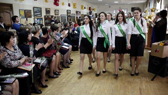 В Ставрополе гимназию № 9 поздравили с 60-летием